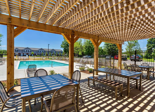Outdoor Patio at Chariot Pointe Apartments, Murfreesboro, TN 37130