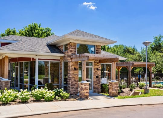 Leasing Office Exterior View at Chariot Pointe Apartments, Murfreesboro Tennessee