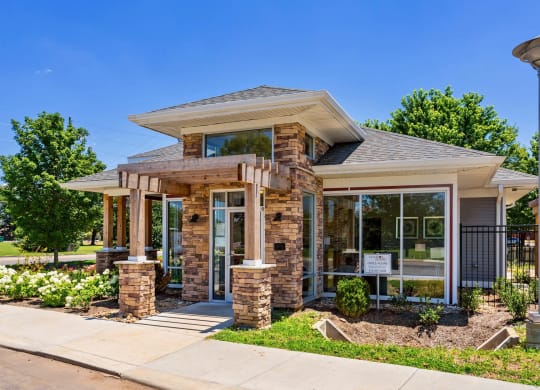 Leasing Office Exterior at Chariot Pointe Apartments, Murfreesboro, 37130