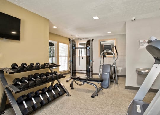 Modern Fitness Center at Chariot Pointe Apartments, Tennessee, 37130
