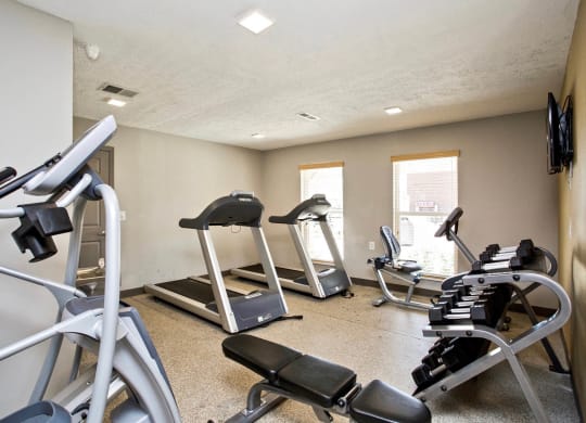 Fitness Center at Chariot Pointe Apartments, Tennessee