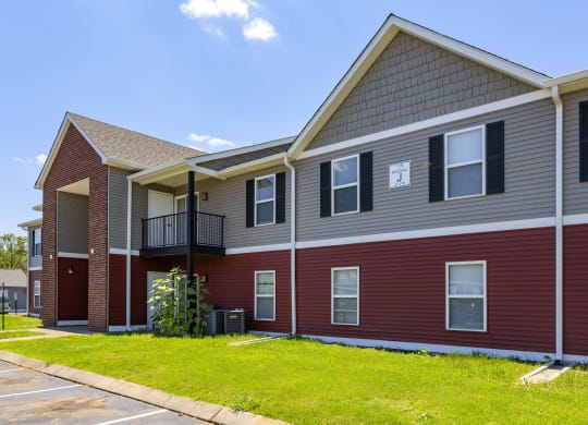 Exterior Green Space at Chariot Pointe Apartments, Murfreesboro