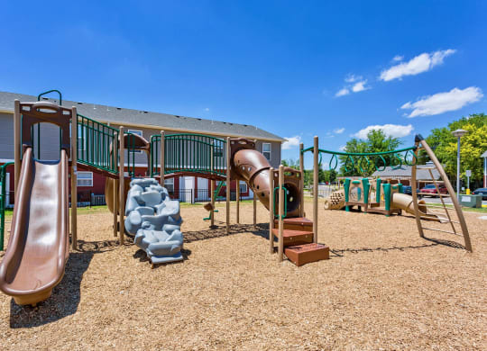 Play Area at Chariot Pointe Apartments, Murfreesboro 