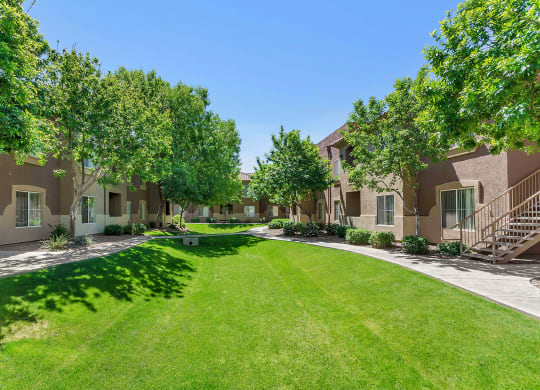 Dominium-Copper Cove-Courtyard