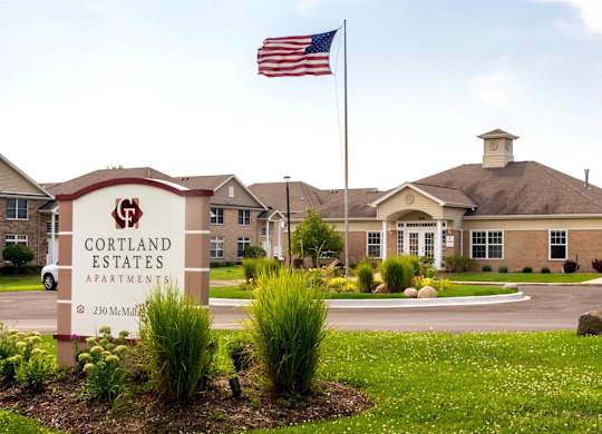 Cortland Estates_Leasing Office Exterior