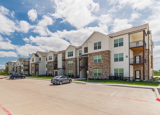 Dominium-Crossroad Commons-Exterior at Crossroad Commons, Manor