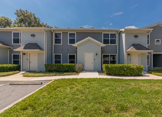 Dominium-Enclave at Pine Oaks-Exterior