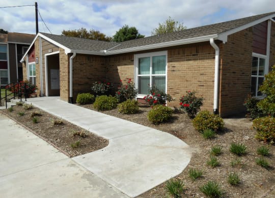 Fox Run_Office Exterior