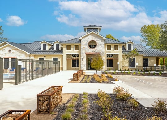 Dominium-Franklin Park-Clubhouse