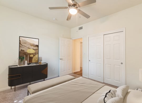 Dominium-Franklin Park-Bedroom
