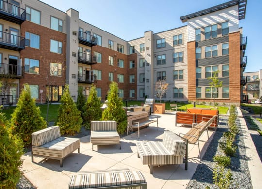 Grand Central Flats_Courtyard