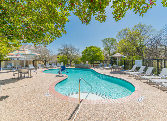 Dominium-Kinwood-Pool