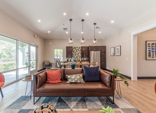 Dominium-Kinwood-Clubhouse