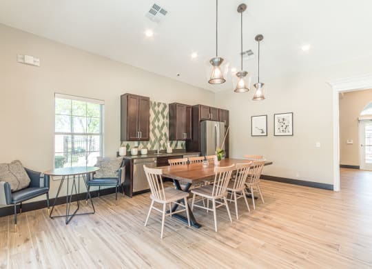 Dominium-Kinwood-Community Kitchen