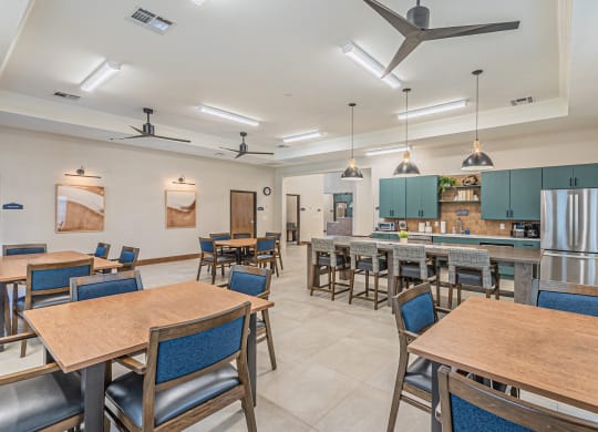 Dominium-Lakeside-Manor-Interior Clubhouse 2.jpg