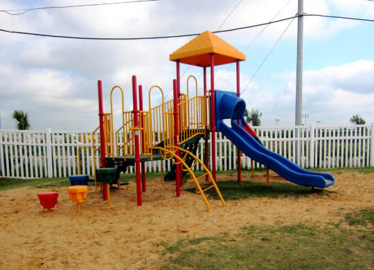 Play at Madison Pointe Apartments, Cotulla, TX, 78014