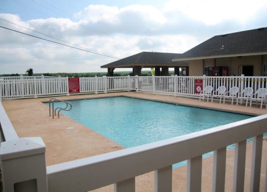 Pool at Madison Pointe Apartments, Texas, 78014