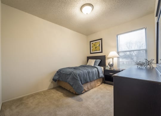 Bedroom at MeadowView Townhomes, Ohio, 45122
