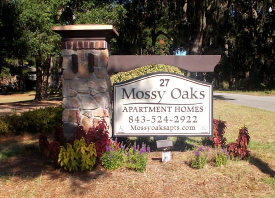 Mossy Oaks_Monument