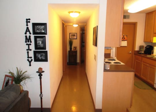 Mossy Oaks_Model Apartment Entryway
