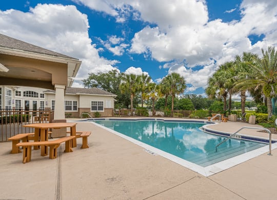Dominium-Nassau Bay-Pool