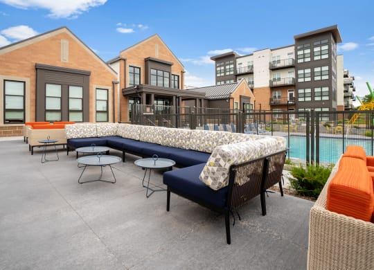 Dominium-Oasis at Twin Lakes-Community Patio