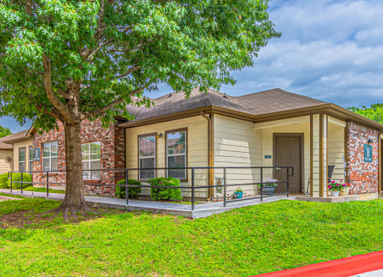 Dominium-Park-Manor-Exterior-Bldgs-19-WEB.jpg