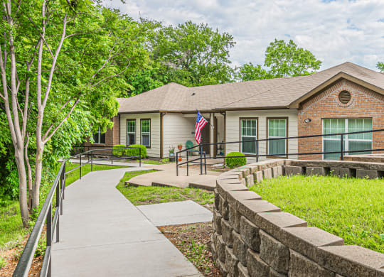 Dominium-Park-Manor-Exterior-Bldgs-5-WEB.jpg
