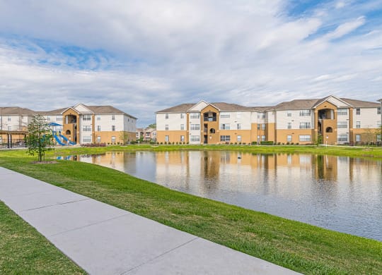 Pond at Pinewood Apartments, Houston, 77396