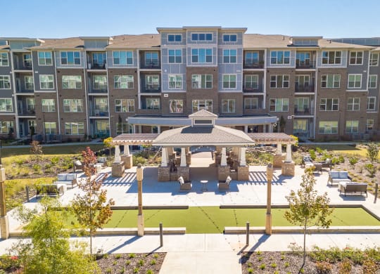 Dominium-Preserve at Peachtree Shoals-Aerial Courtyard