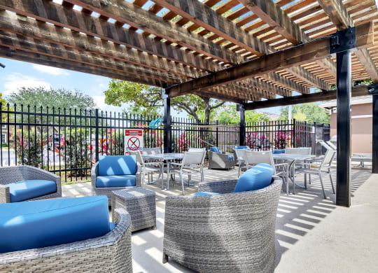 Dominium-Regency Gardens-Gazebo