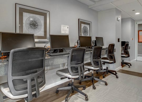 Silver Gardens_Business Center