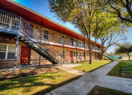 Silver Glen_Property Exterior