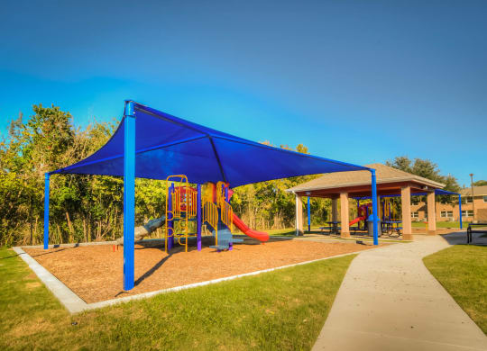 Silver Glen_Outdoor Playground