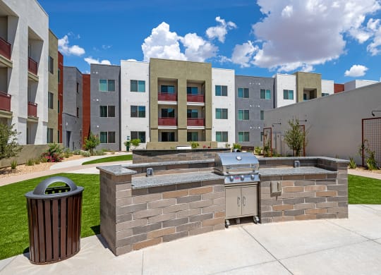 Dominium-Solstice of Mesa-Grilling Area