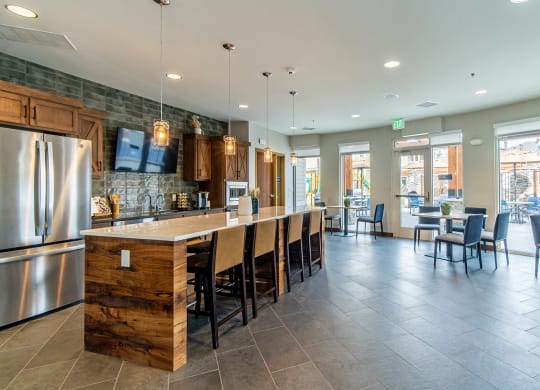 Dominium-South Range Crossings-Community Kitchen