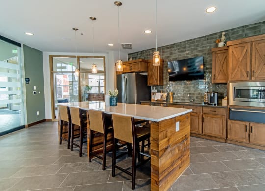 Dominium-South Range Crossings-Community Kitchen