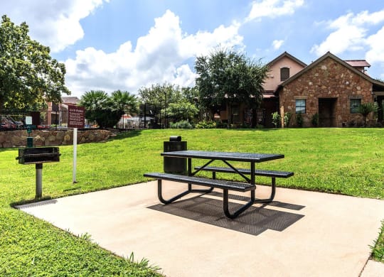 Picnic Area at Stoneridge Apartments, Texas, 78660