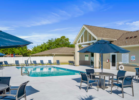 Dominium-Taylor Pointe-Pool