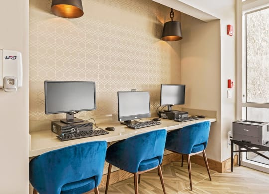 Dominium-Taylor Pointe-Business Center