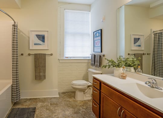 Bathroom With Bathtubat Upper Post Flats, Minnesota, 55111
