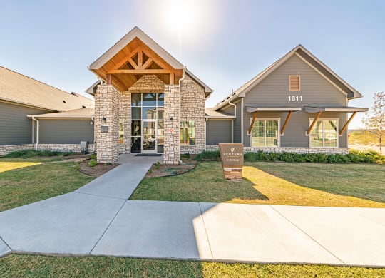 Clubhouse Exterior at Ventura at Tradewinds, Texas, 79706