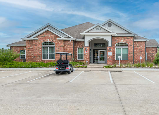 Leasing Office Exterior at Vermillion Apartments, Texas, 77021