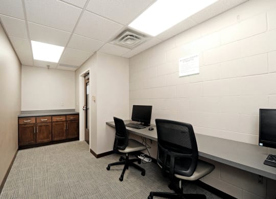 Village Green_Business Center