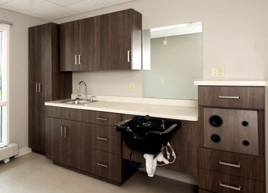 Village Green_Beauty Salon
