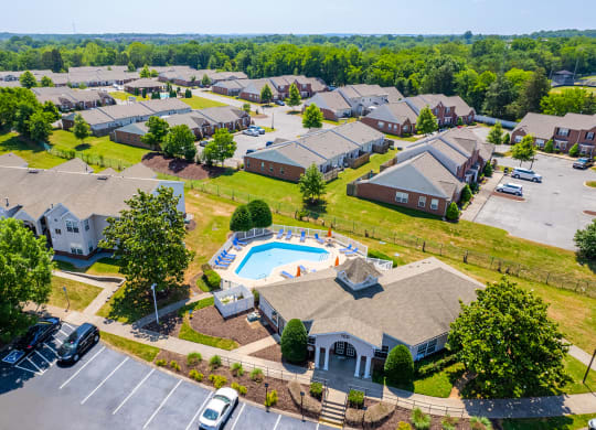 Dominium-Willow Creek-Aerial Leasing Office