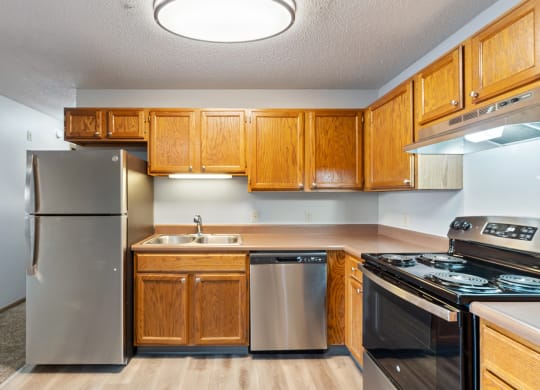 Dominium_Albertville Meadows_Upgraded Vacant Apt Home Kitchen