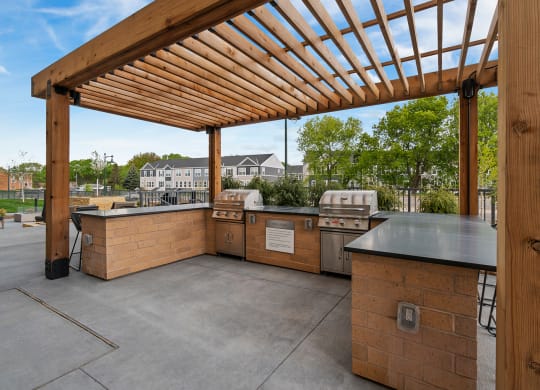 Outdoor Patio at Brighton Oaks, New Brighton Minnesota