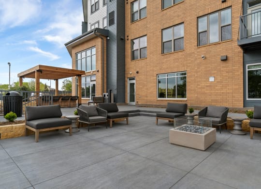 Outdoor Patio at Brighton Oaks, Minnesota 