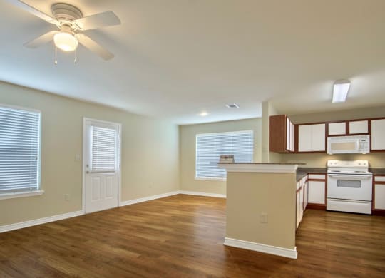 Dominium_Hickory Manor_Vacant Apartment Home Overview
